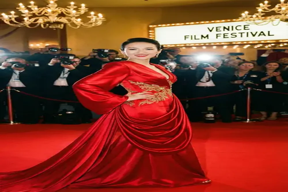 香蕉视频与国际知名女演员合作红毯照片